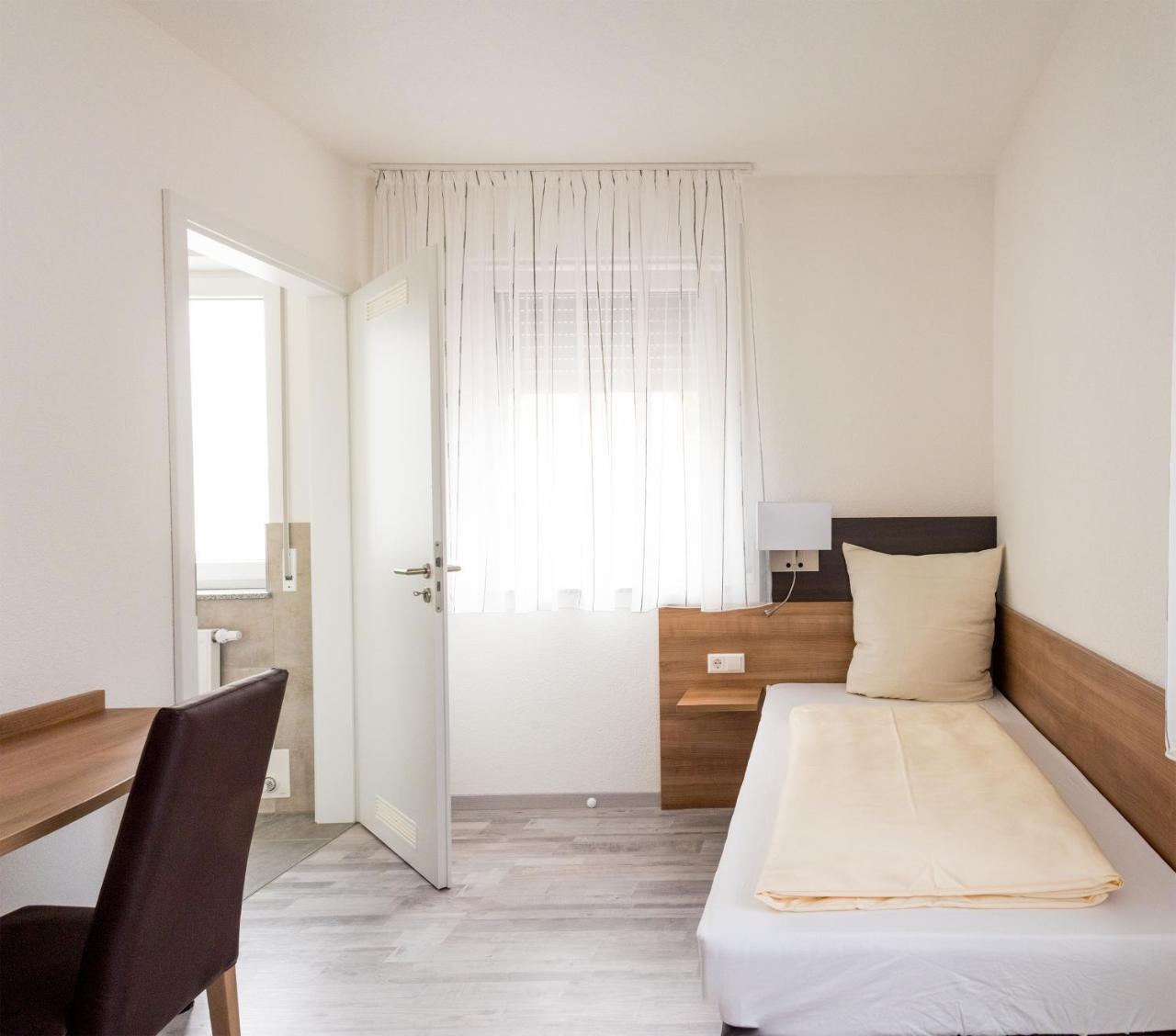 Gruener Baum Bed & Breakfast Langenau Exterior foto
